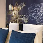 Tourisme Avenue 4* Parigi