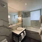 Hotel Tourisme Avenue 4*